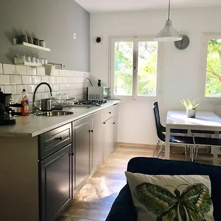 Entire House In The Quiet Neighborhood Of Holiday home *